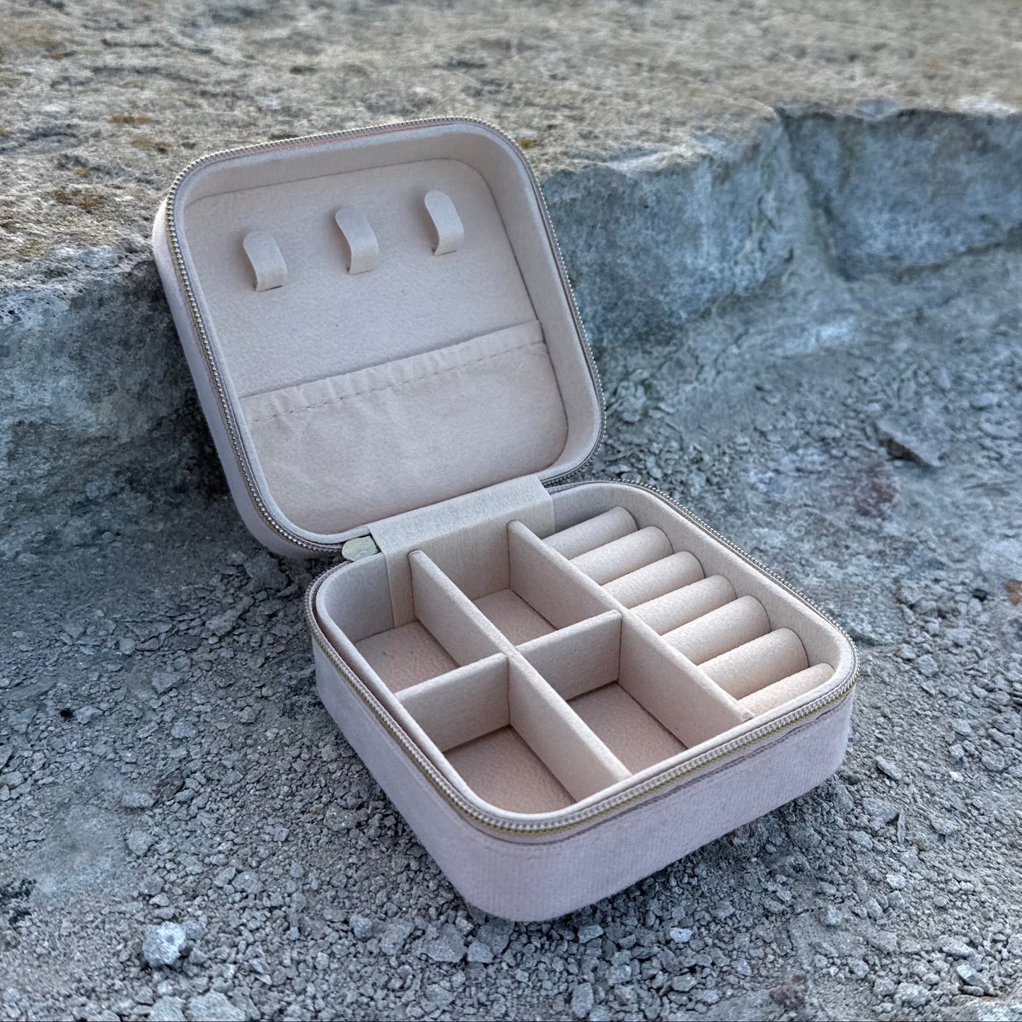 JEWELRY CASE (velvet pink)