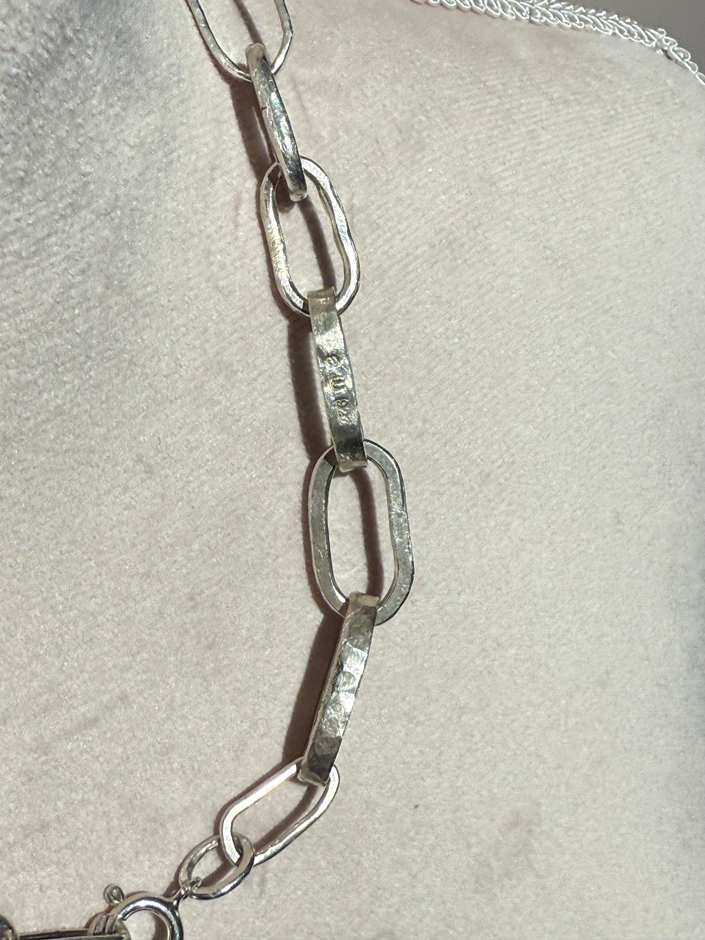 CHUNKY CHAIN NECKLACE