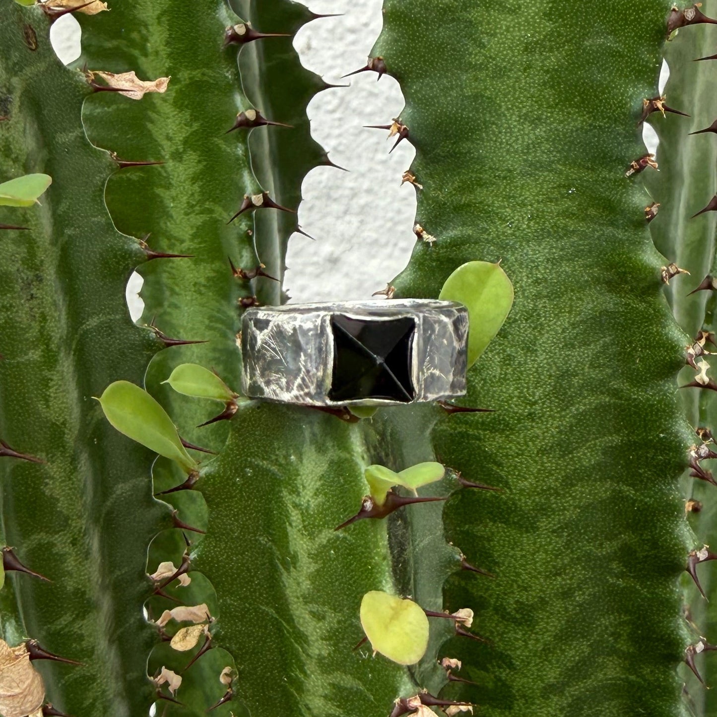 ONYX PYRAMID RING