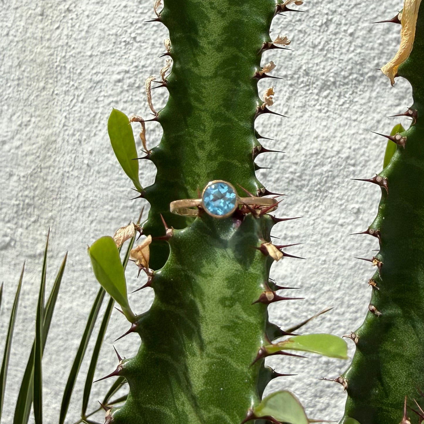 18K GOLD TOPAZ PARAIBA