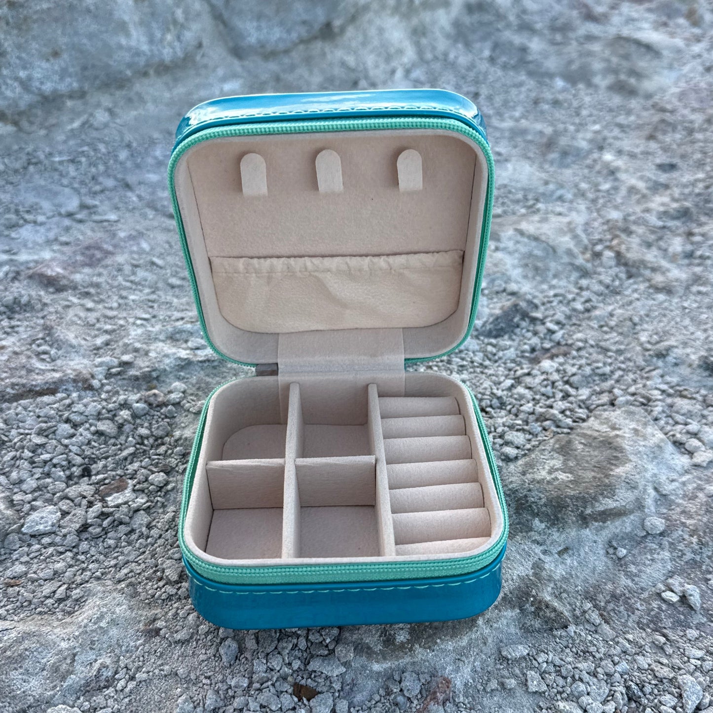 JEWELRY CASE (turquoise)
