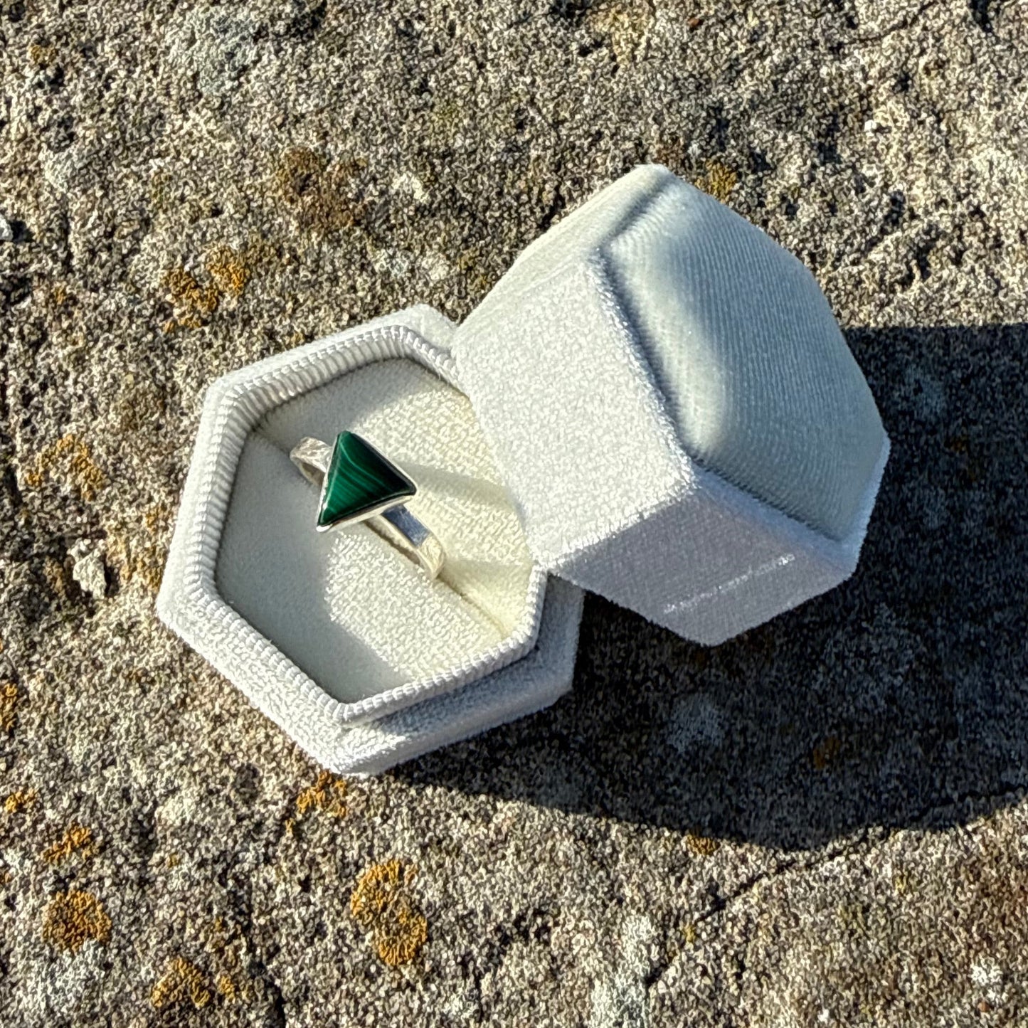 HEXAGON (white)