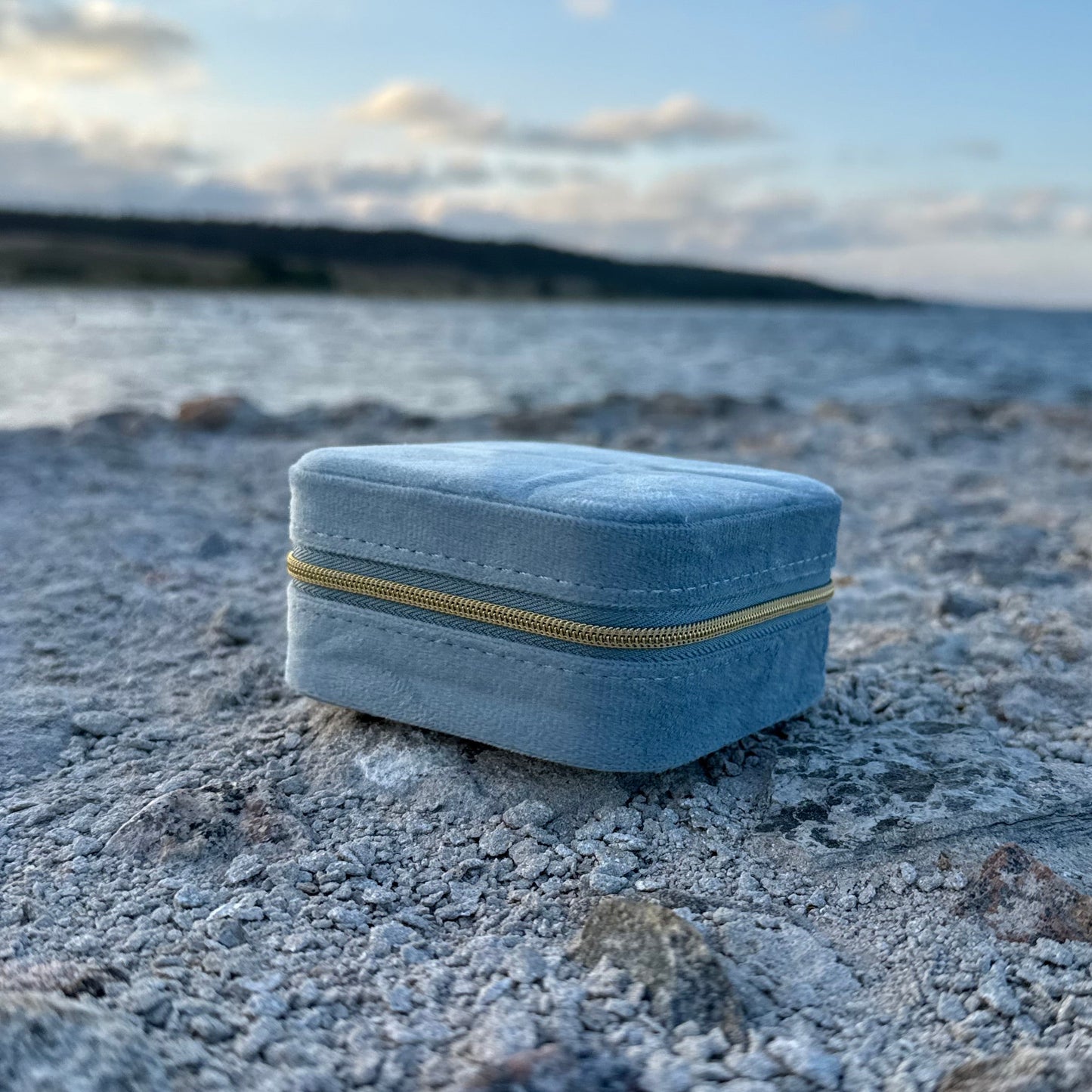 JEWELRY CASE (baby blue)