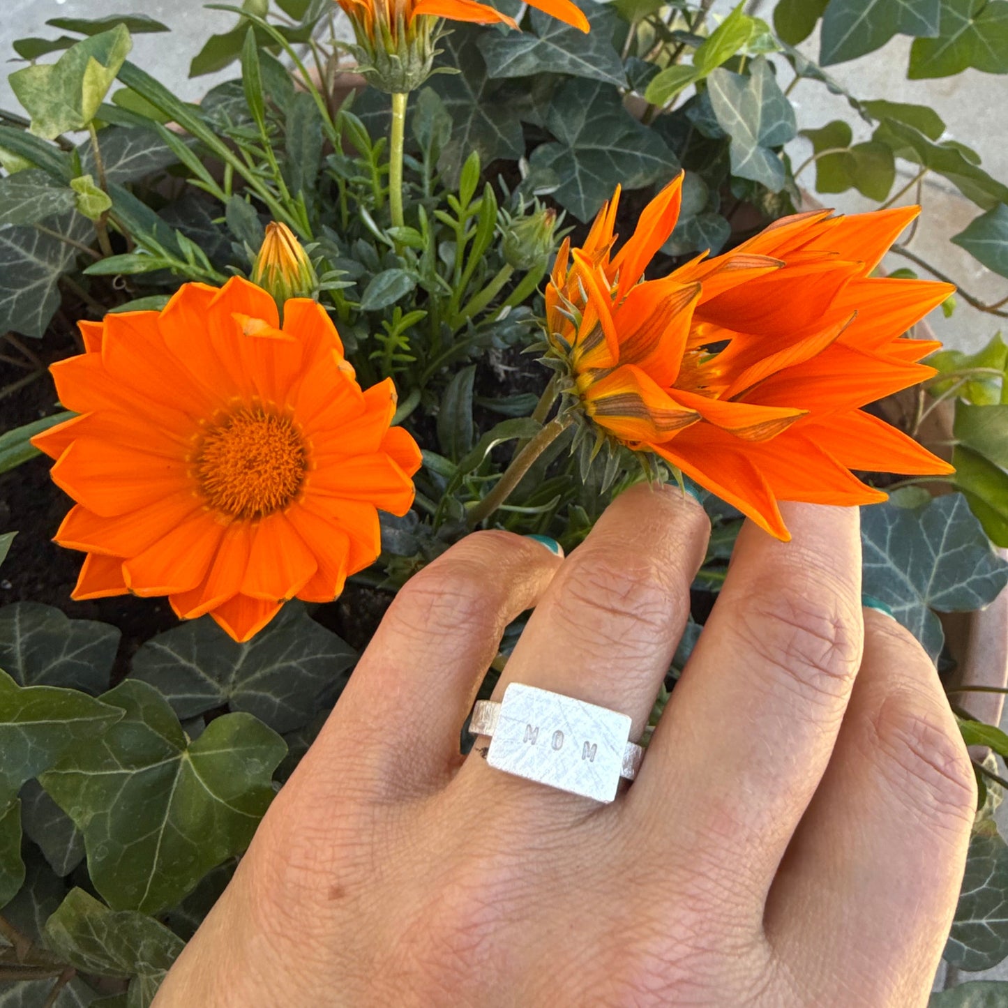 MOM RING